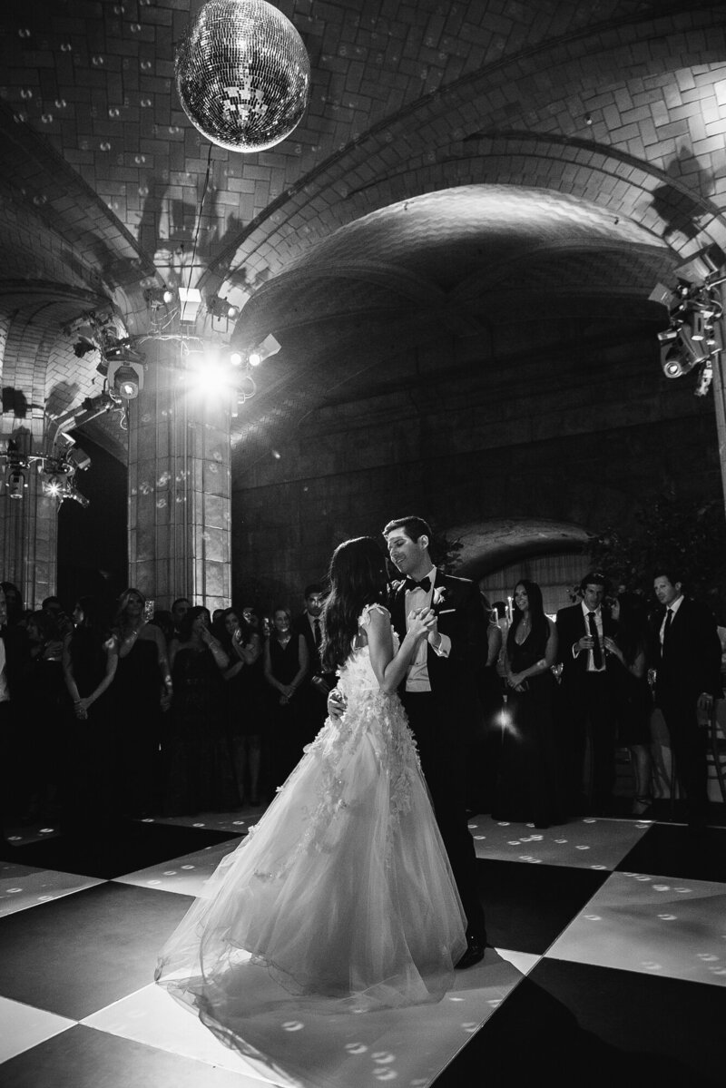 A documentary wedding moment at Guastavino's